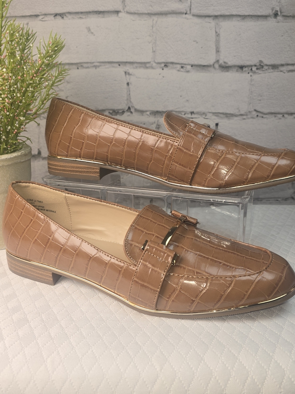 LIZ CLAIBORNE TIMES CROC-EMBOSSED LOAFERS GOLD TRIM HARDWARE SLIP ON WOMENS 10